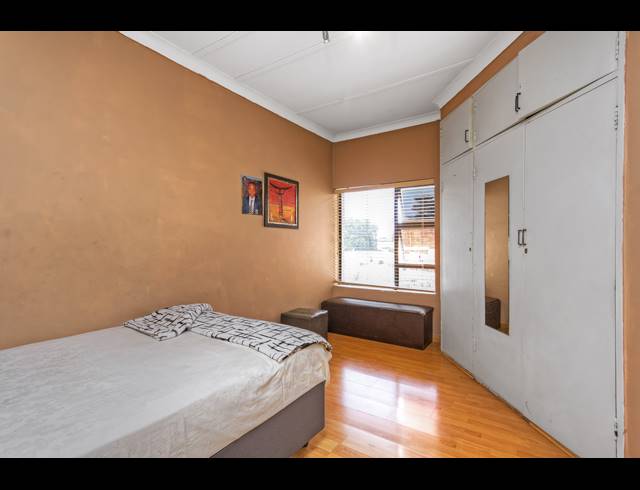 4 BEDROOM FREEHOLD FOR SALE IN BRAMLEY